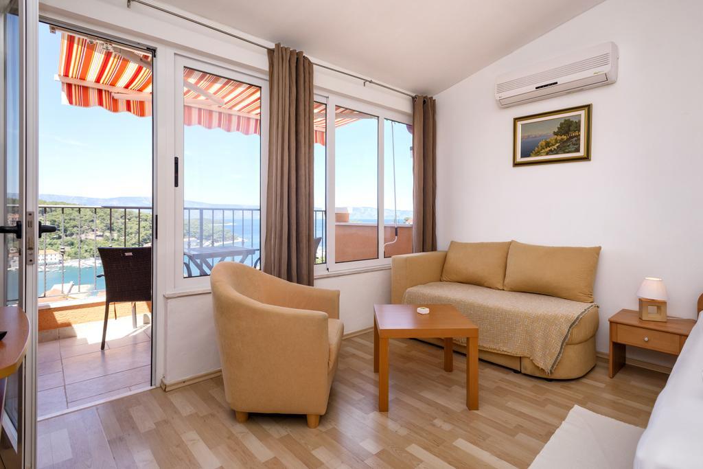 Big Blue Apartment Jelsa  Exterior photo