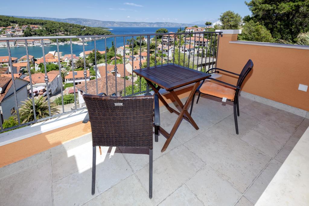Big Blue Apartment Jelsa  Exterior photo